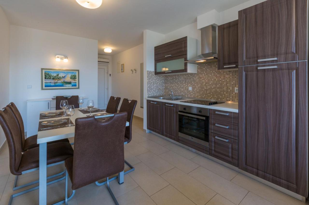 Domino Apartma