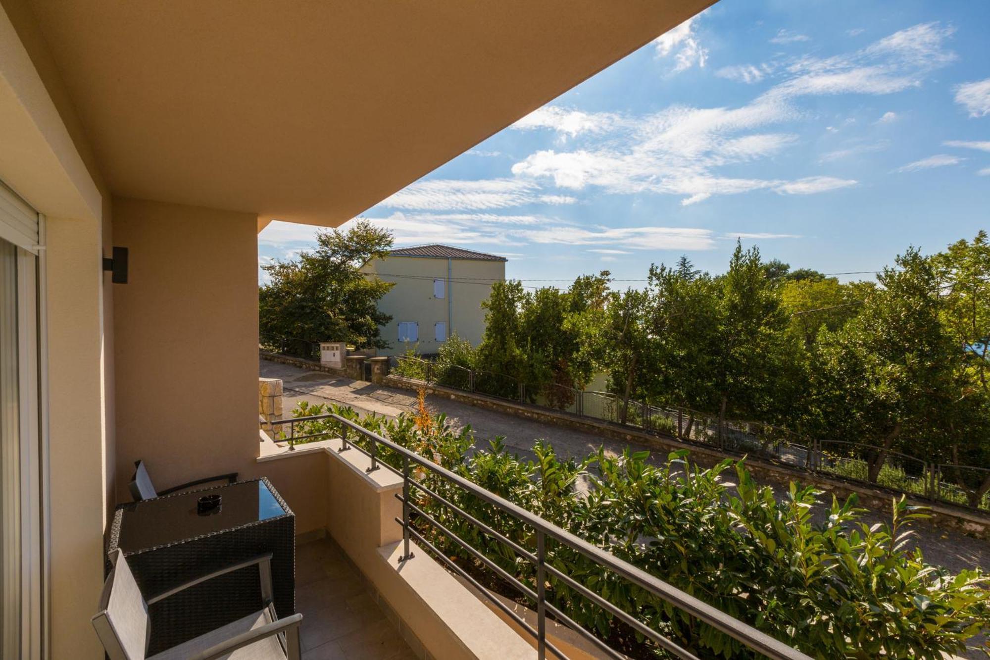 Apartma Domino *